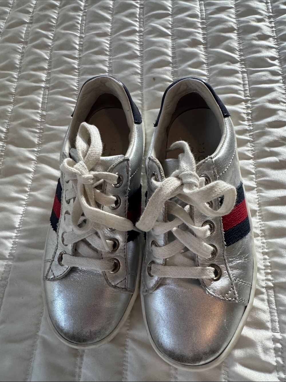 Gucci Silver Kids Sneakers with Navy & Red Stripe